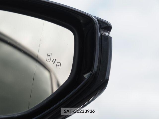 Lexus IS 2023-06 7617650-19