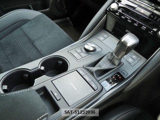 Lexus IS 2023-06 7617650-23