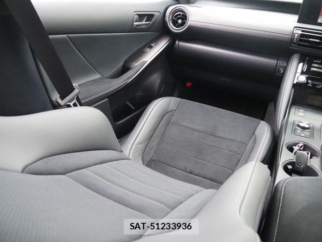 Lexus IS 2023-06 7617650-28