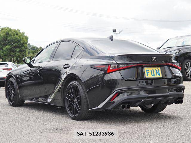 Lexus IS 2023-06 7617650-5