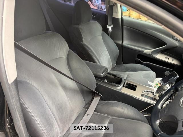 Lexus IS 2009-04 7617652-10