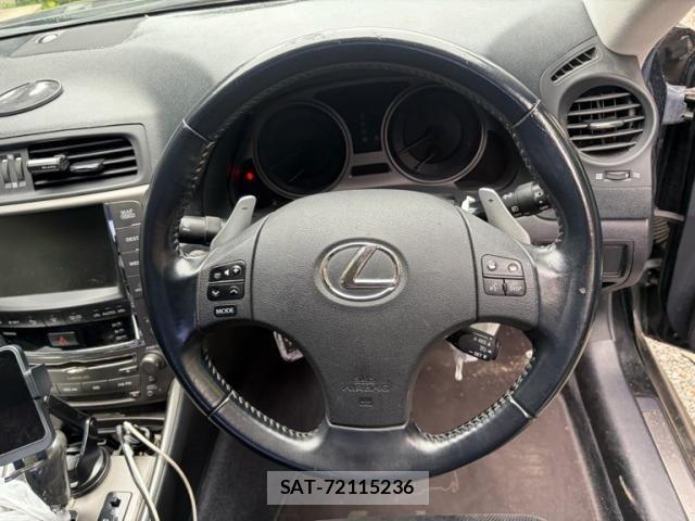 Lexus IS 2009-04 7617652-16