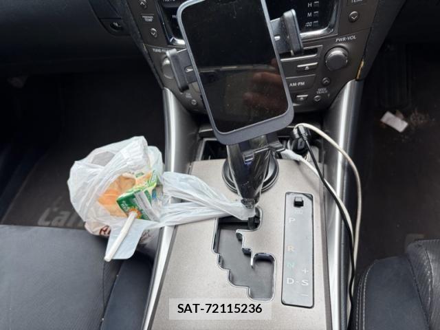 Lexus IS 2009-04 7617652-17