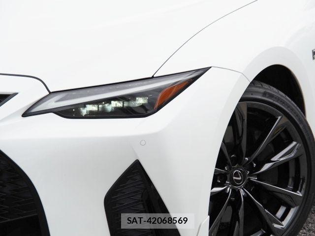 Lexus IS 2022-05 7877341-9