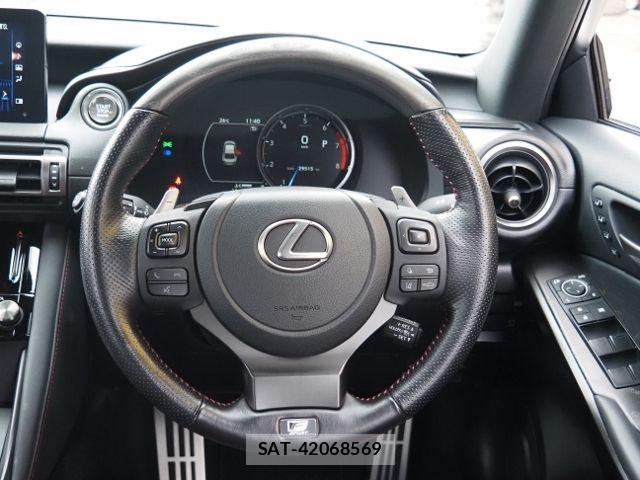 Lexus IS 2022-05 7877341-16