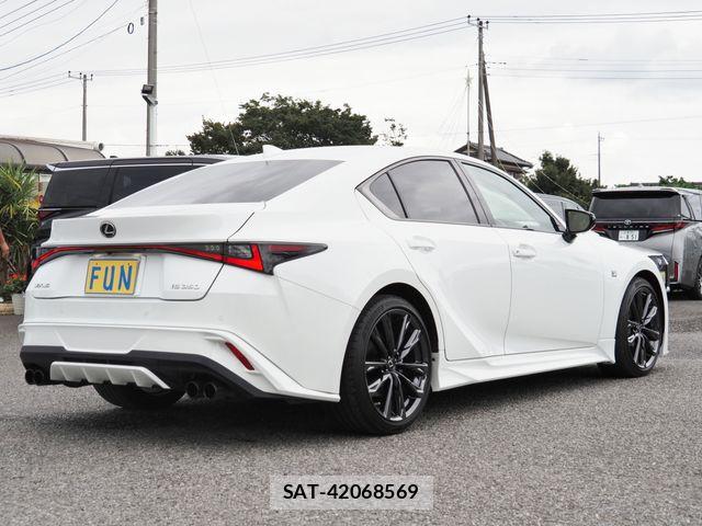 Lexus IS 2022-05 7877341-4