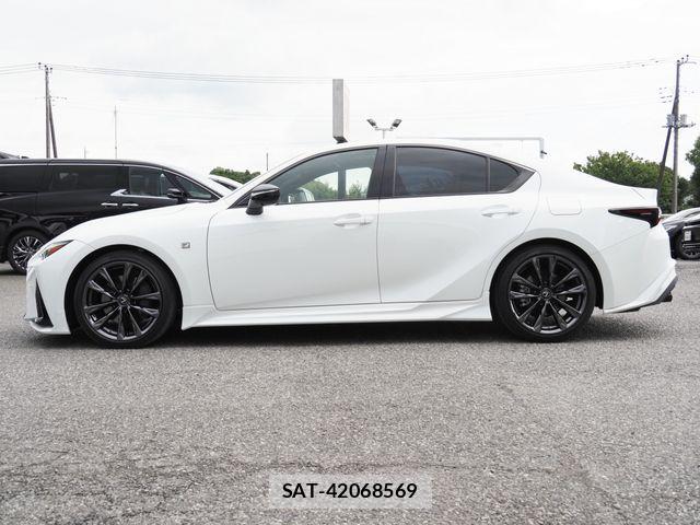 Lexus IS 2022-05 7877341-7