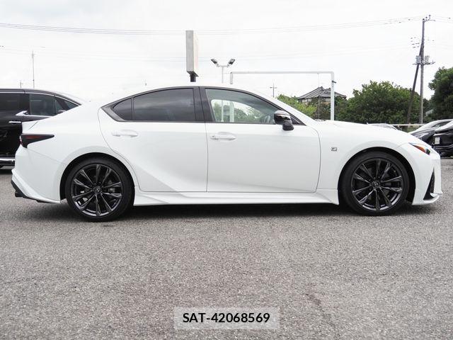 Lexus IS 2022-05 7877341-8
