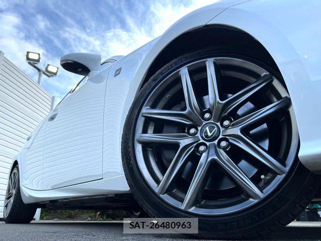 Lexus IS 2016-01 8036430-17