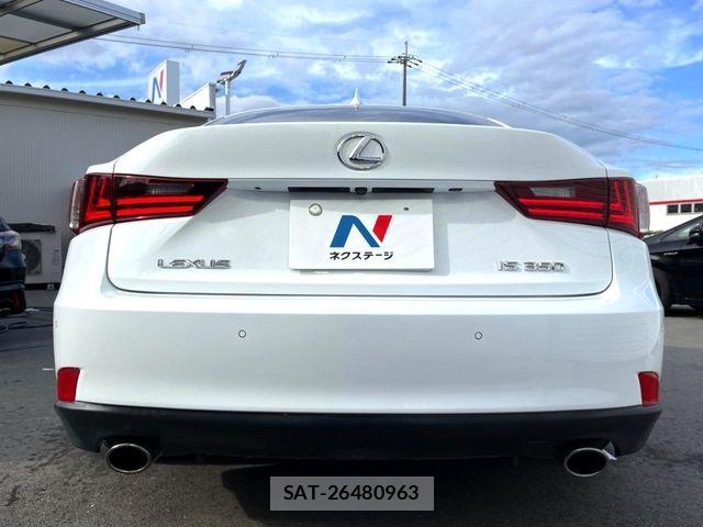 Lexus IS 2016-01 8036430-19