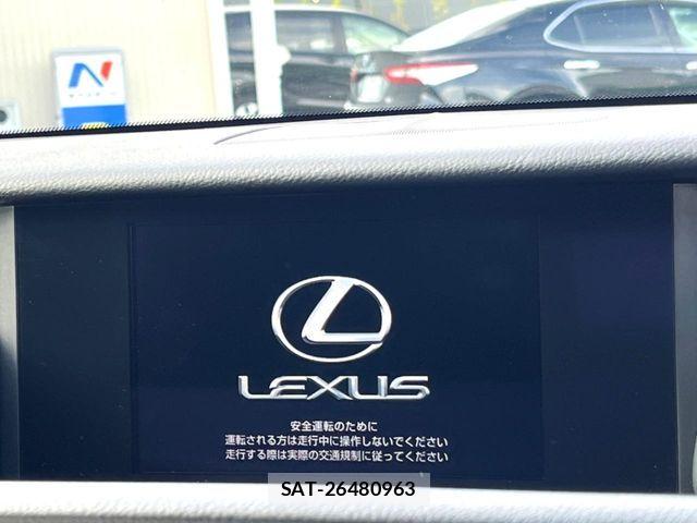 Lexus IS 2016-01 8036430-4