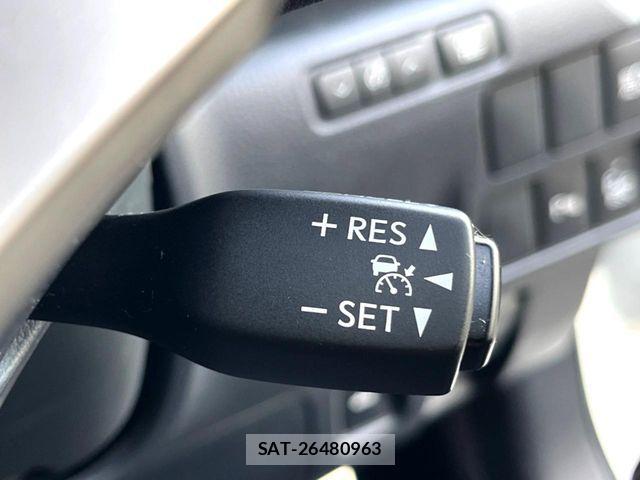 Lexus IS 2016-01 8036430-7