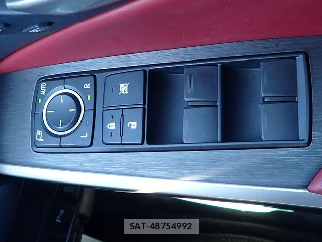 Lexus IS 2019-11 8230618-10