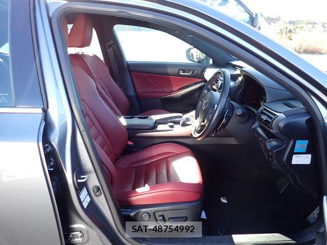 Lexus IS 2019-11 8230618-15