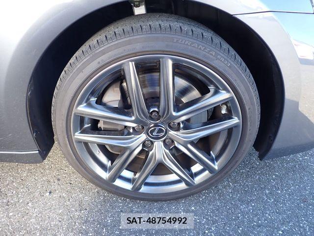 Lexus IS 2019-11 8230618-19