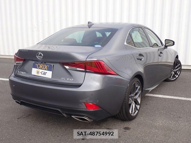 Lexus IS 2019-11 8230618-2