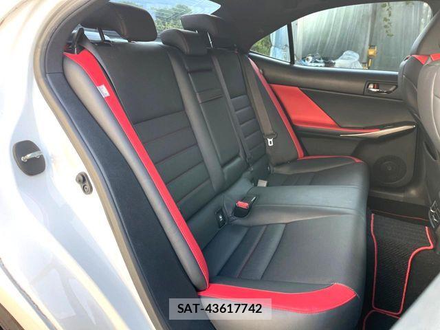 Lexus IS 2015-07 8315181-9