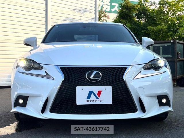 Lexus IS 2015-07 8315181-14