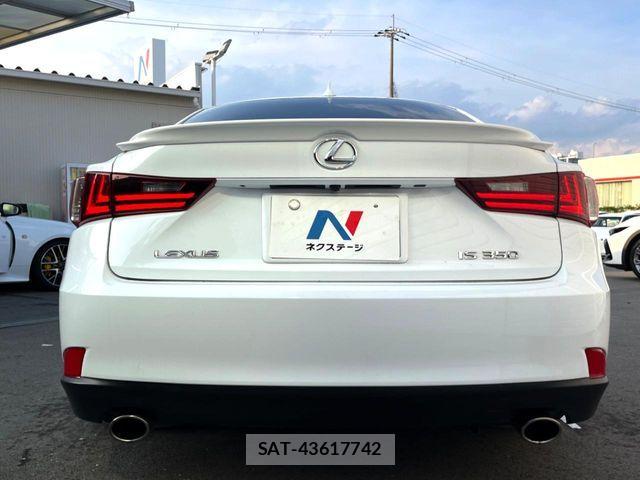 Lexus IS 2015-07 8315181-15