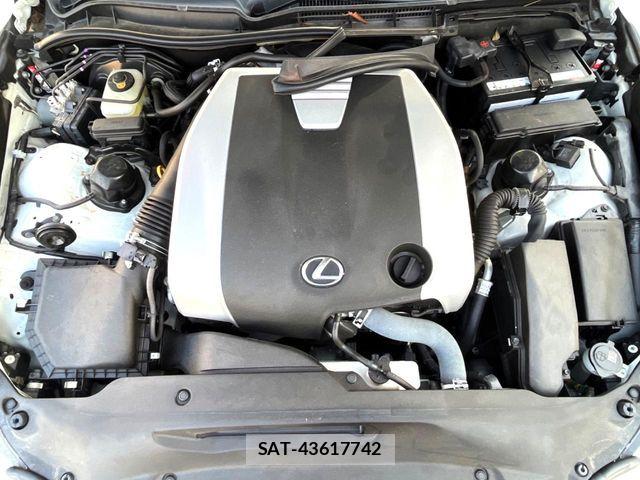 Lexus IS 2015-07 8315181-18
