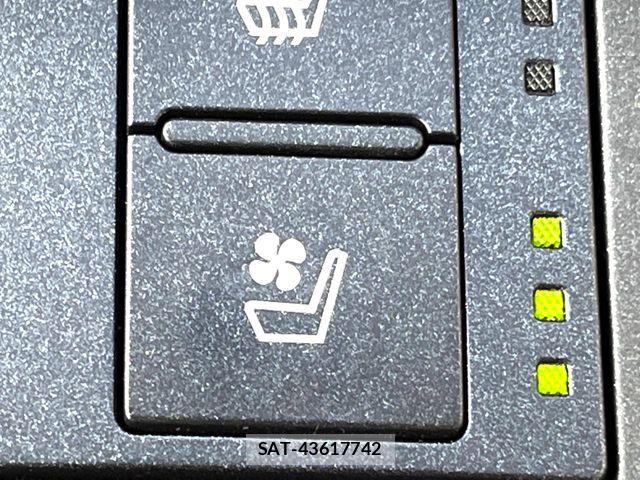 Lexus IS 2015-07 8315181-7
