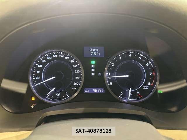 Lexus IS 2012-11 8354841-13