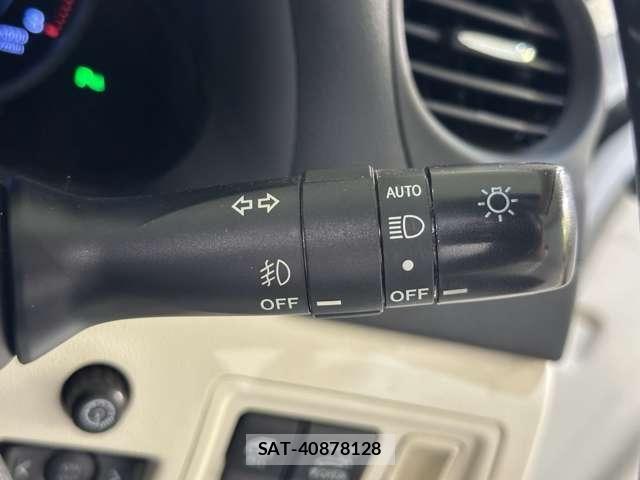 Lexus IS 2012-11 8354841-14