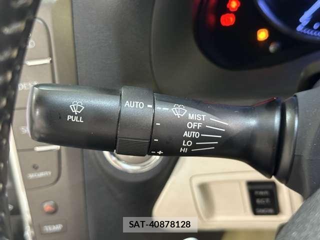 Lexus IS 2012-11 8354841-15