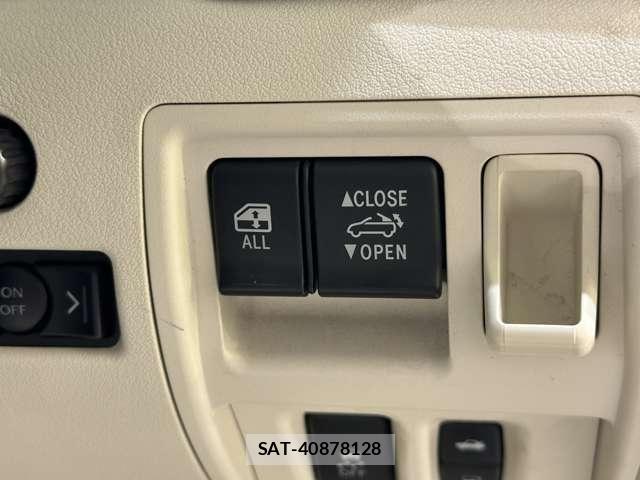 Lexus IS 2012-11 8354841-17