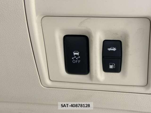 Lexus IS 2012-11 8354841-18