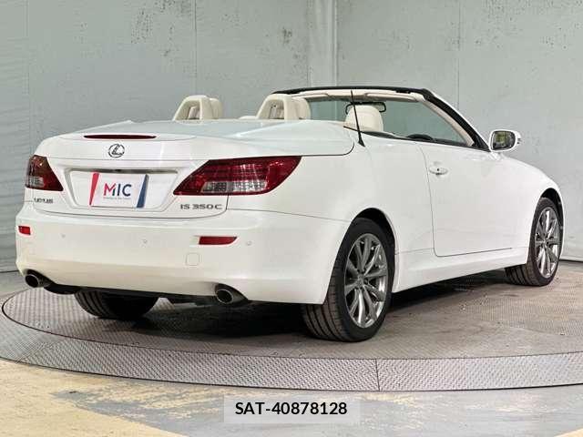 Lexus IS 2012-11 8354841-4