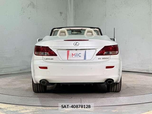 Lexus IS 2012-11 8354841-5