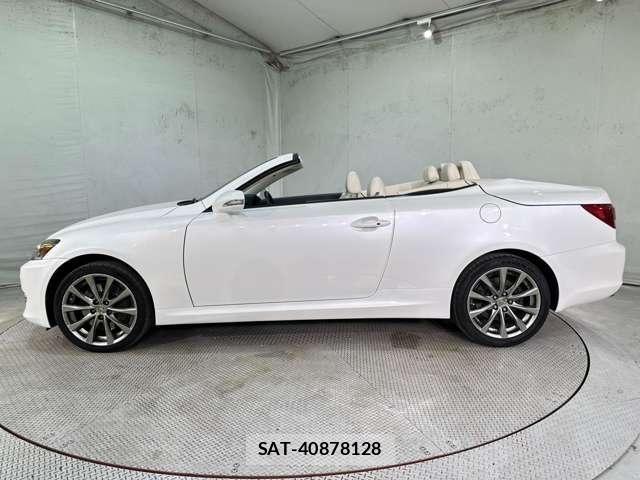Lexus IS 2012-11 8354841-7