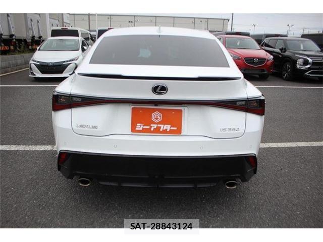 Lexus IS 2021-06 8371804-9