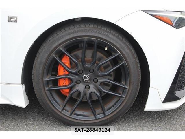 Lexus IS 2021-06 8371804-11