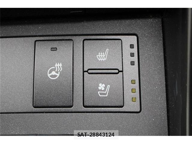 Lexus IS 2021-06 8371804-3