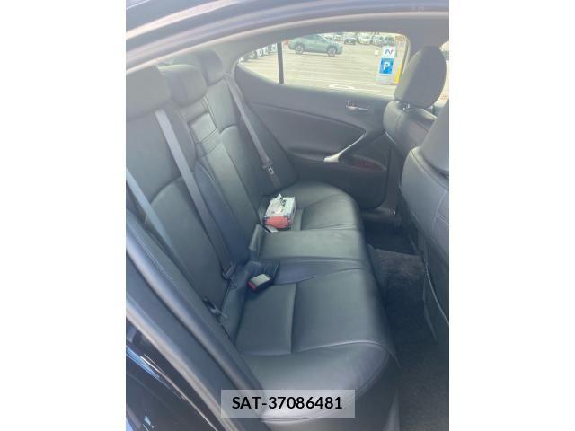 Lexus IS 2007-11 8438352-11