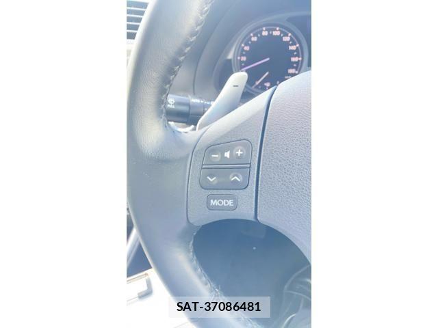 Lexus IS 2007-11 8438352-15