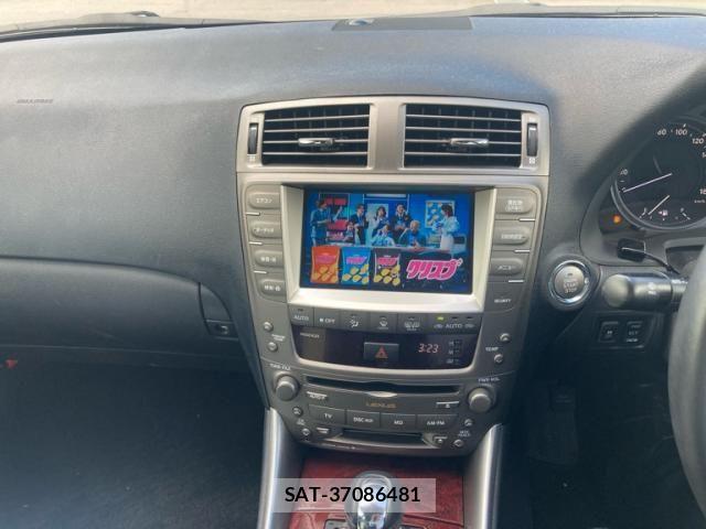Lexus IS 2007-11 8438352-18
