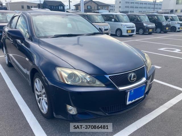 Lexus IS 2007-11 8438352-1