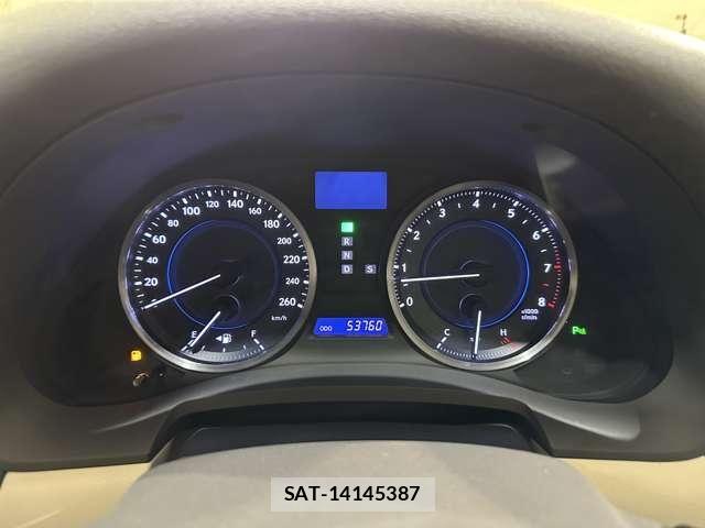 Lexus IS 2011-08 8457802-10