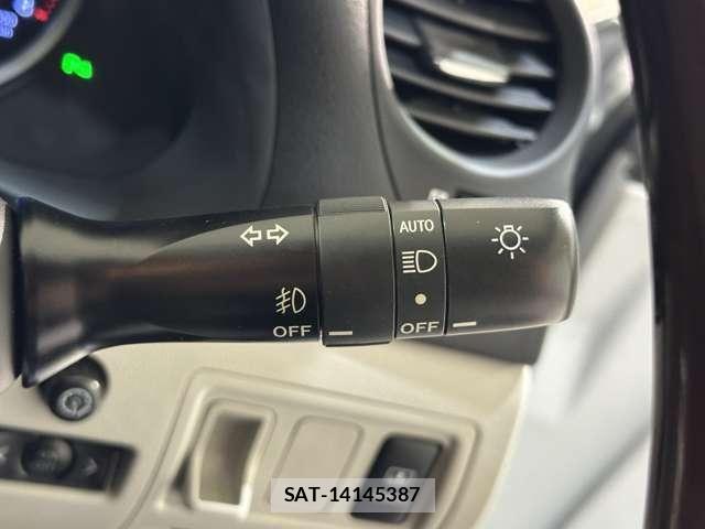 Lexus IS 2011-08 8457802-11