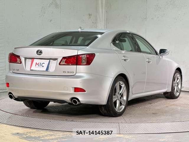 Lexus IS 2011-08 8457802-4