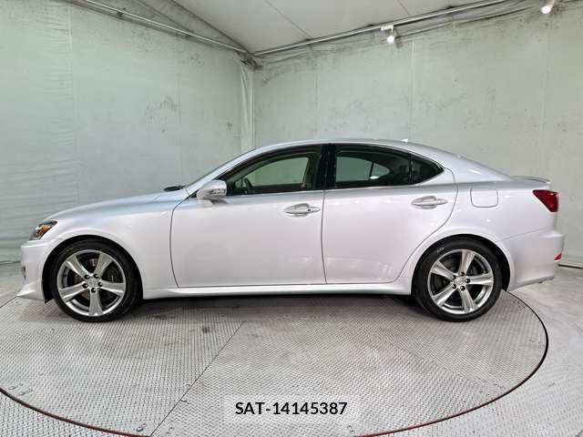 Lexus IS 2011-08 8457802-7