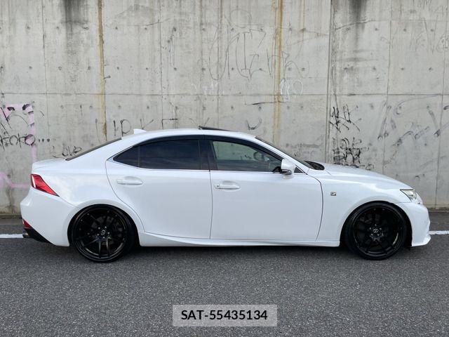 Lexus IS 2013-08 8525518-10