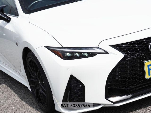 Lexus IS 2021-01 8562439-9