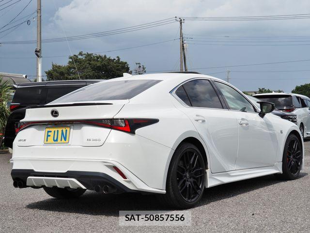 Lexus IS 2021-01 8562439-4