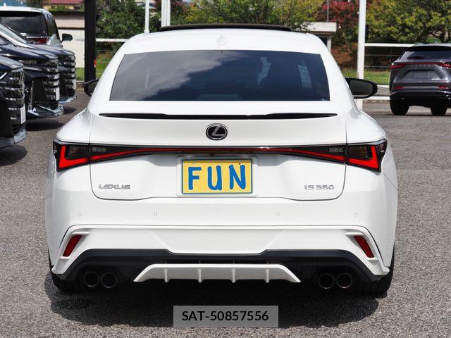 Lexus IS 2021-01 8562439-6