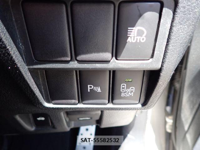 Lexus IS 2015-02 8627472-10