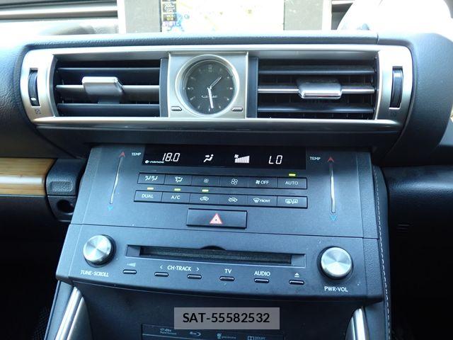 Lexus IS 2015-02 8627472-13